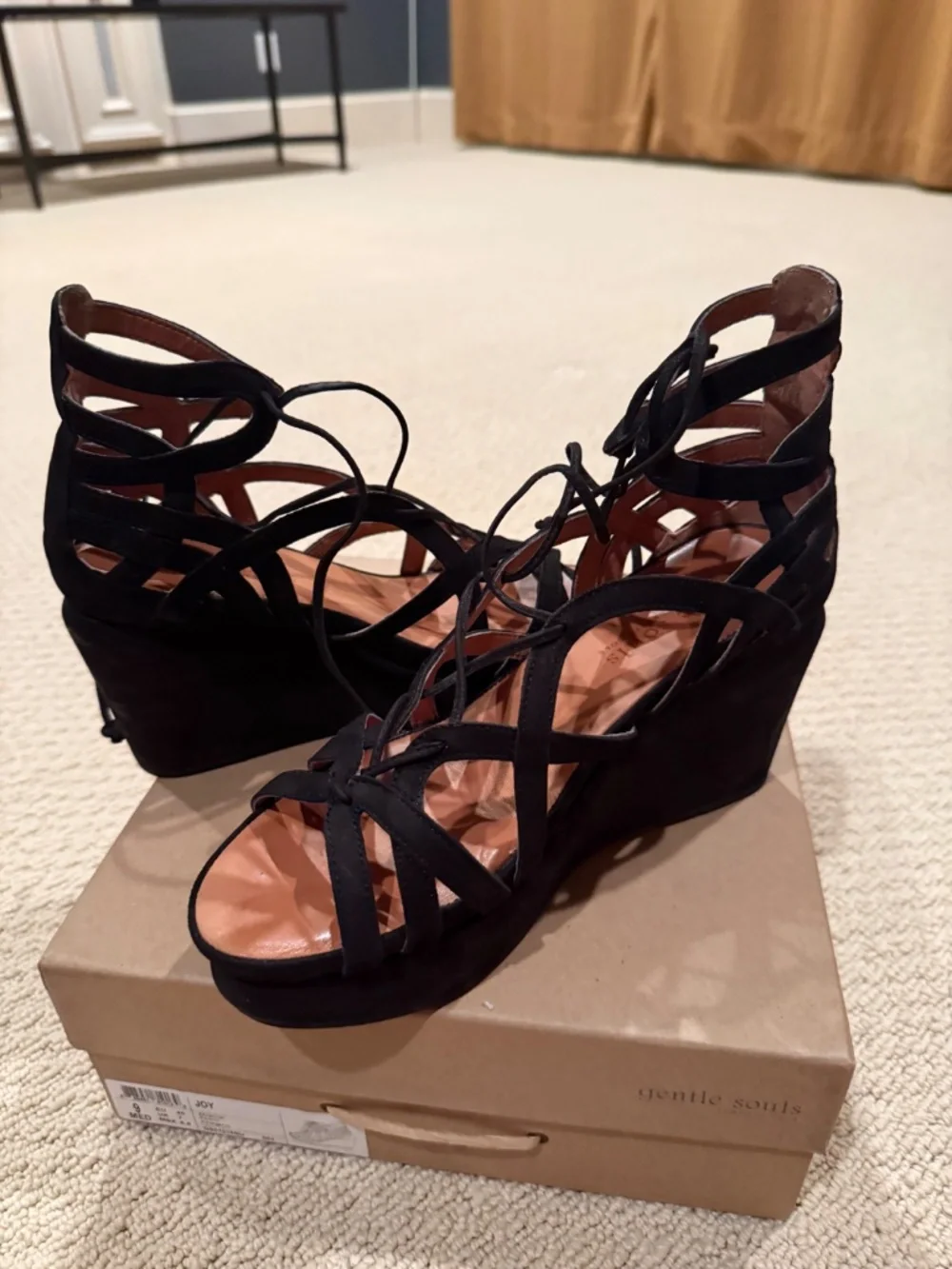 Gentle Souls by Kenneth Cole, black wedge